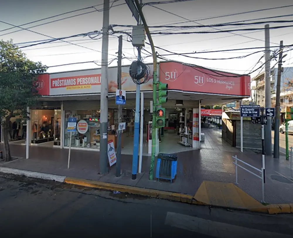 Esquina de Mitre y Tapia de Cruz, donde tenía su local Los 5 Hermanos