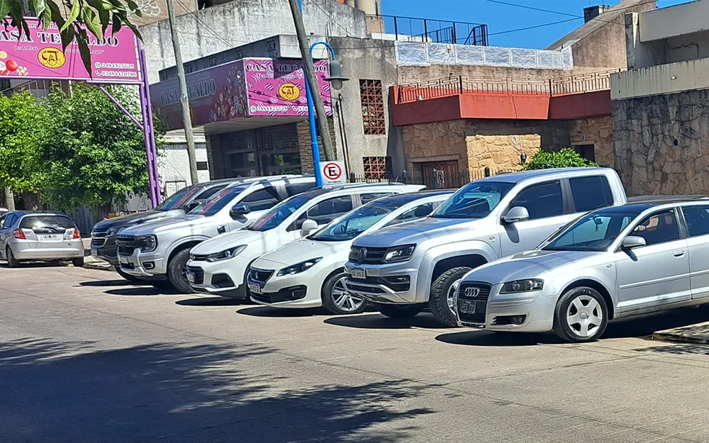 Agencia de autos abrió sin habilitación en el centro de Escobar y la clausuraron