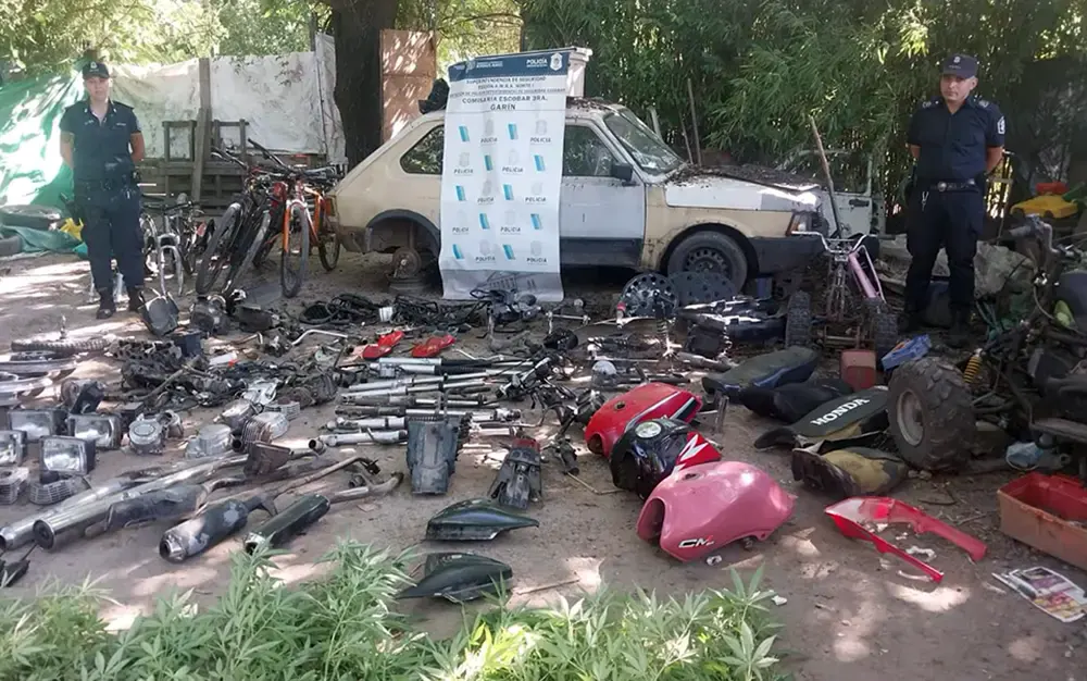 Allanan un desarmadero de motos en Maschwitz: hay dos detenidos