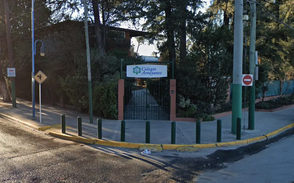 Violento asalto a mano armada frente a un colegio privado de Garín