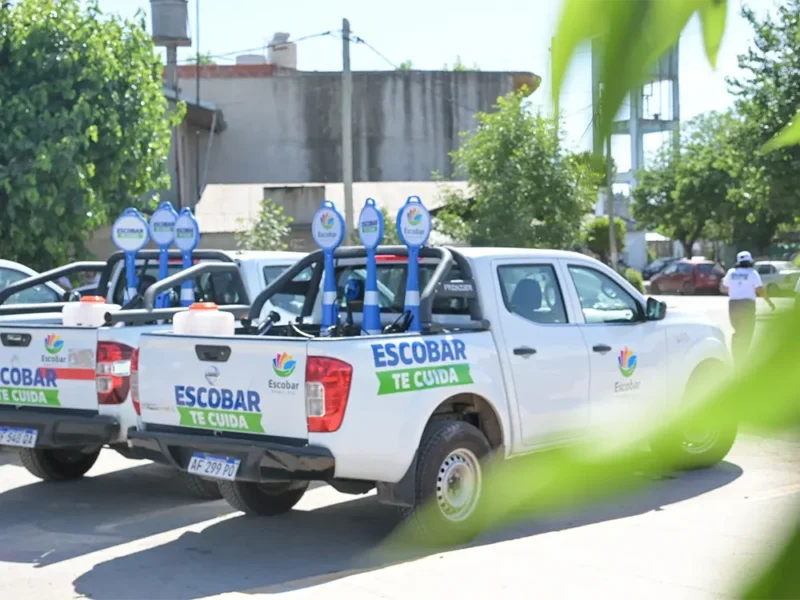 flota de camionetas destinada a los operativos de fumigación contra el dengue