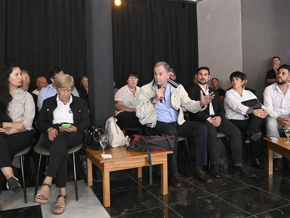 Kicillof reunido con empresarios