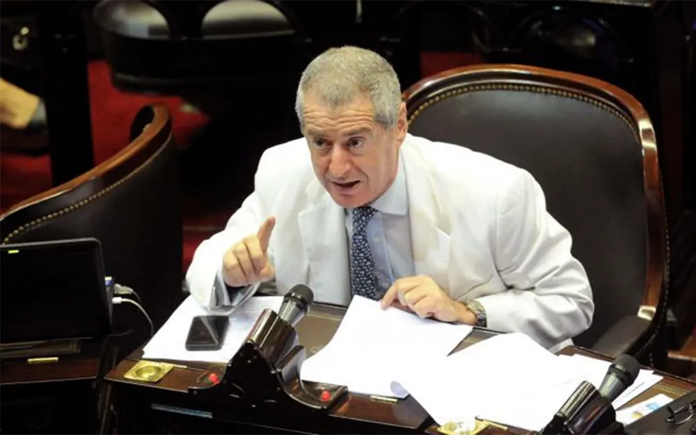 La plazoleta de la estación de Ingeniero Maschwitz se llamará Jorge Landau