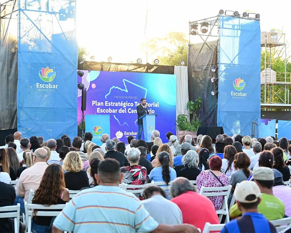 Sujarchuk en la presentación del Plan Estratégico Territorial