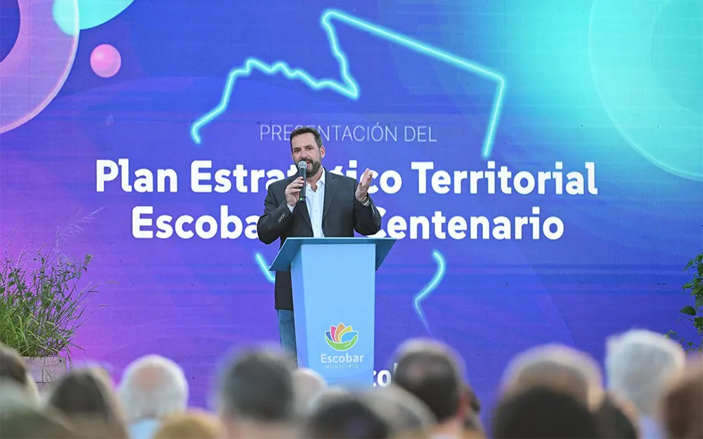 Sujarchuk presentacion PET Escobar Sujarchuk en la presentación del Plan Estratégico Territorial