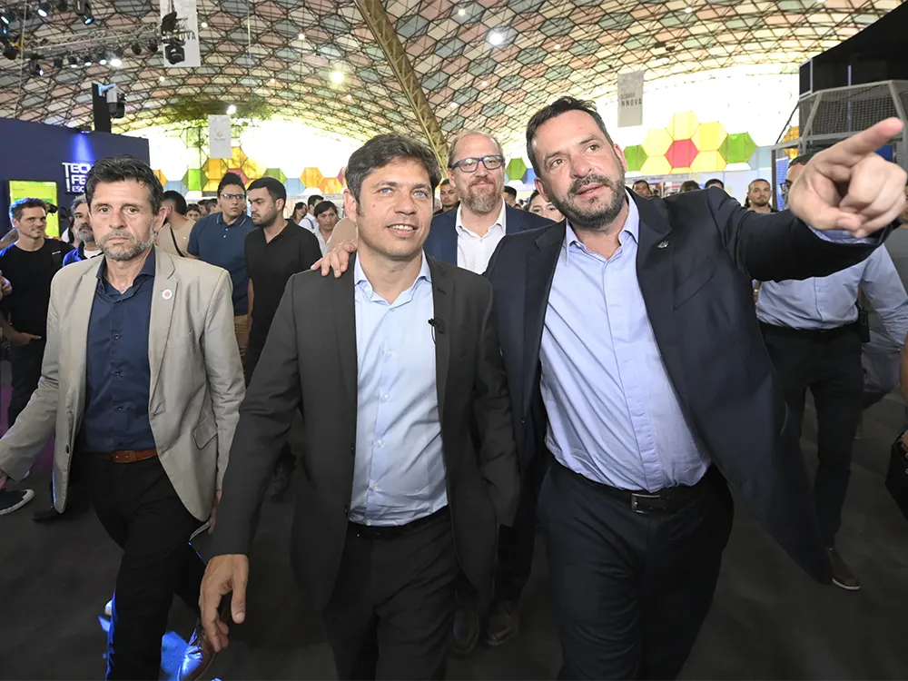 Sujarchuk pasea por Escobar Innova junto a Kicillof