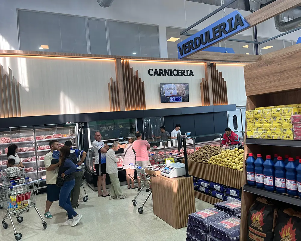verdulería y carnicería del nuevo supermercado