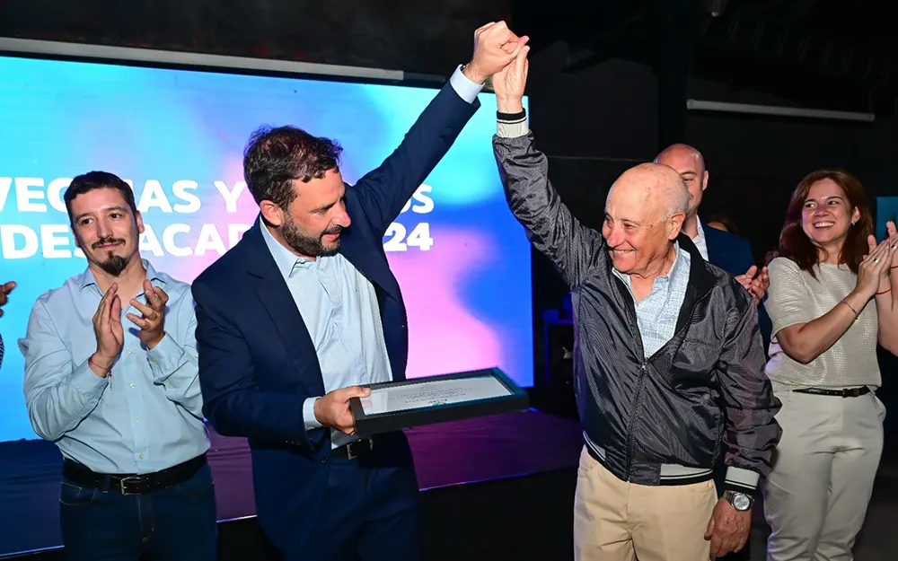 El Municipio distinguió a 86 vecinos escobarenses destacados en 2024