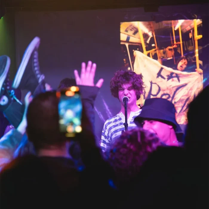 Deux Artem junto a su p&uacute;blico