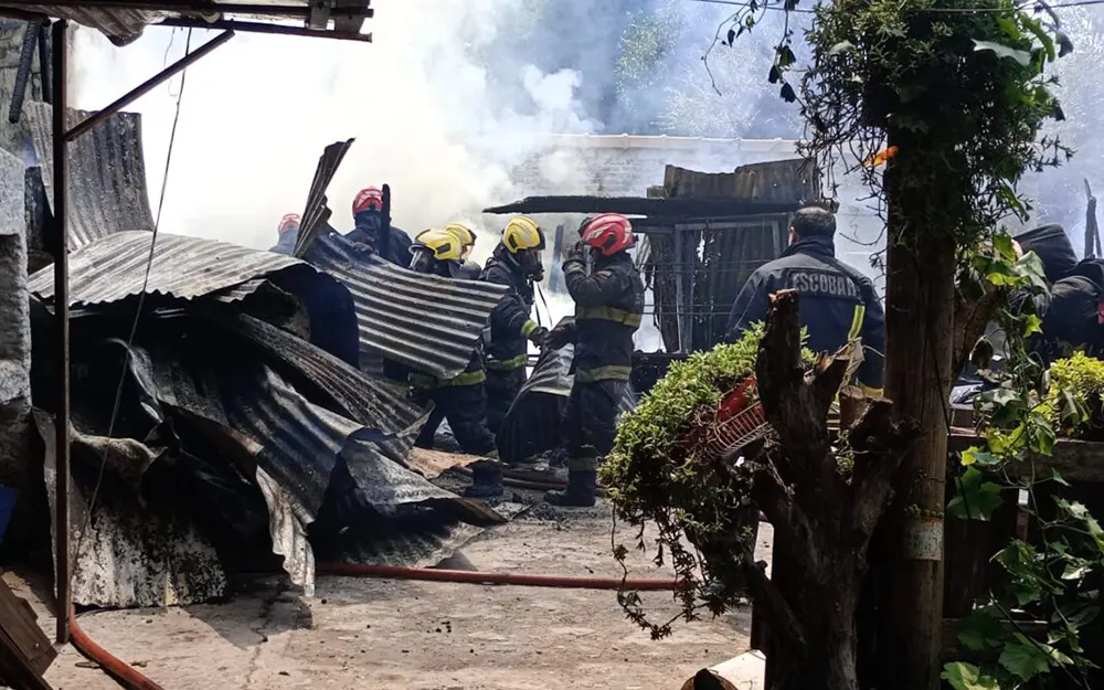 Trágico incendio de vivienda en Loma Verde: murió un nene de 11 años