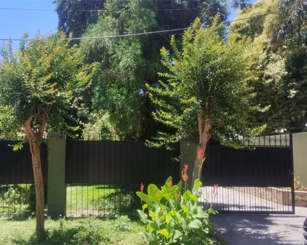 frente de la vivienda donde ocurrió el asalto