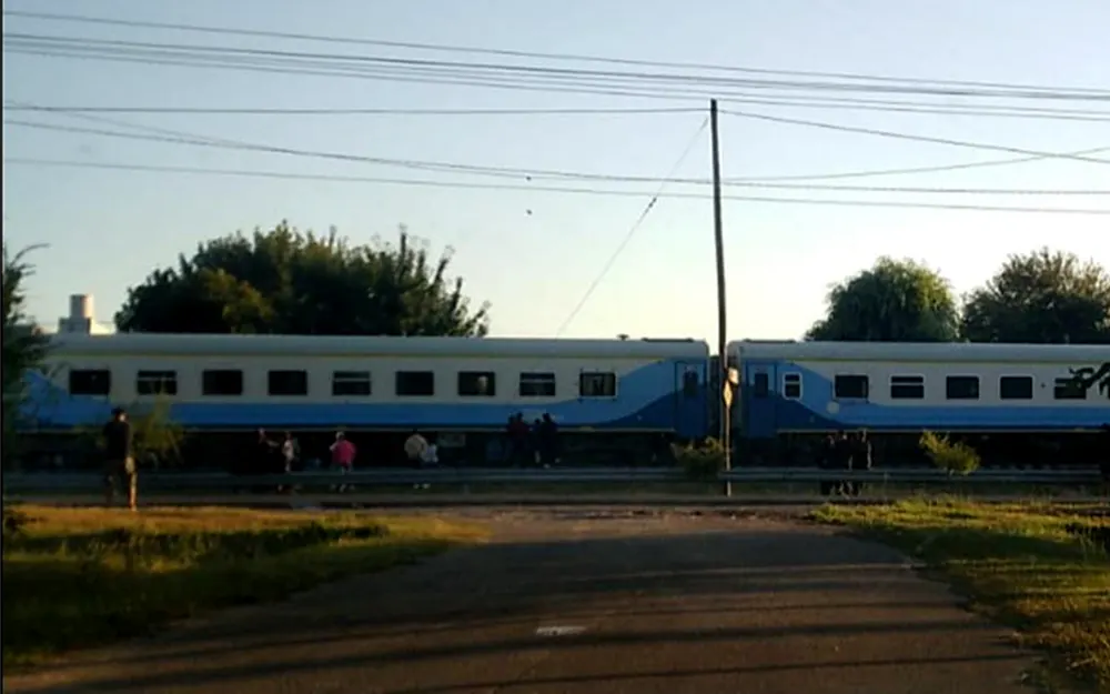 Joven muere arrollado por el tren en Escobar: se trataría de un suicidio