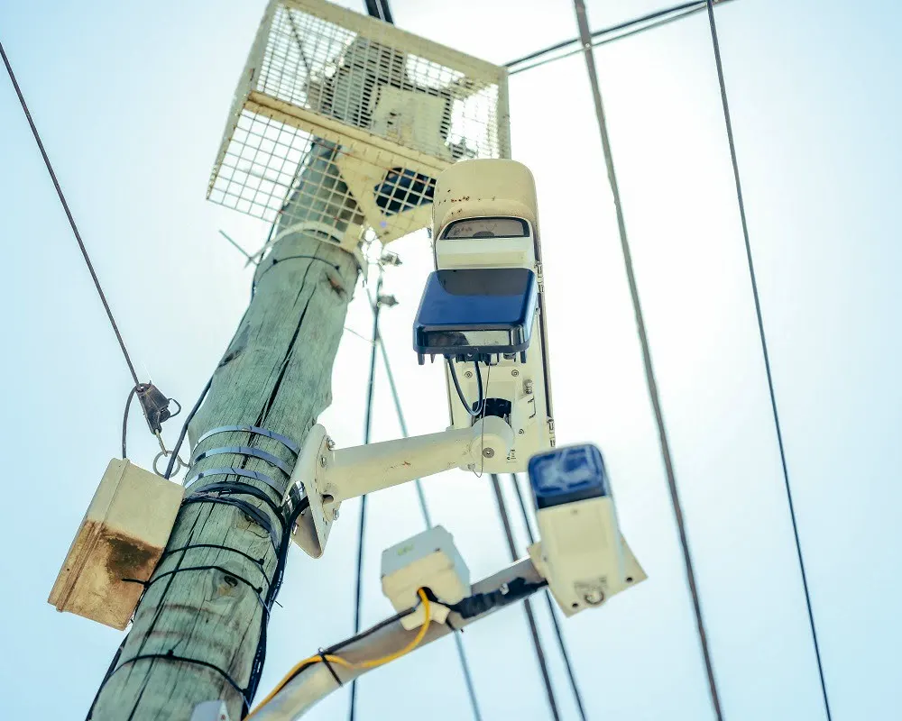 cámaras colocadas para detectar infracciones de tránsito