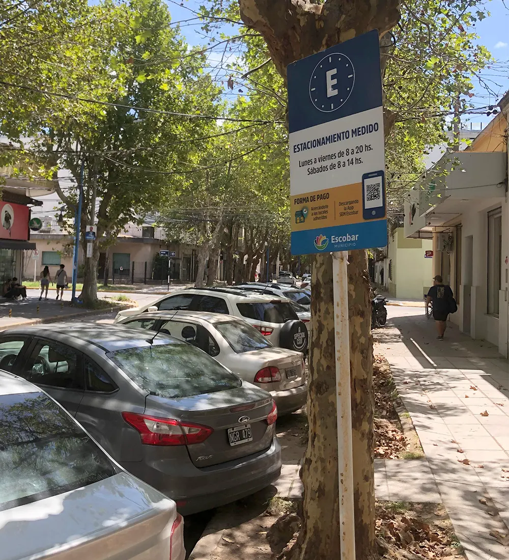 cartel de estacionamiento medido en Escobar