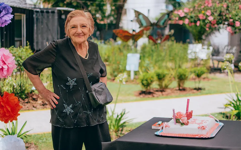 El Hogar de Ancianas Eva Perón celebró el cumpleaños 103 de Mercedes Fernández