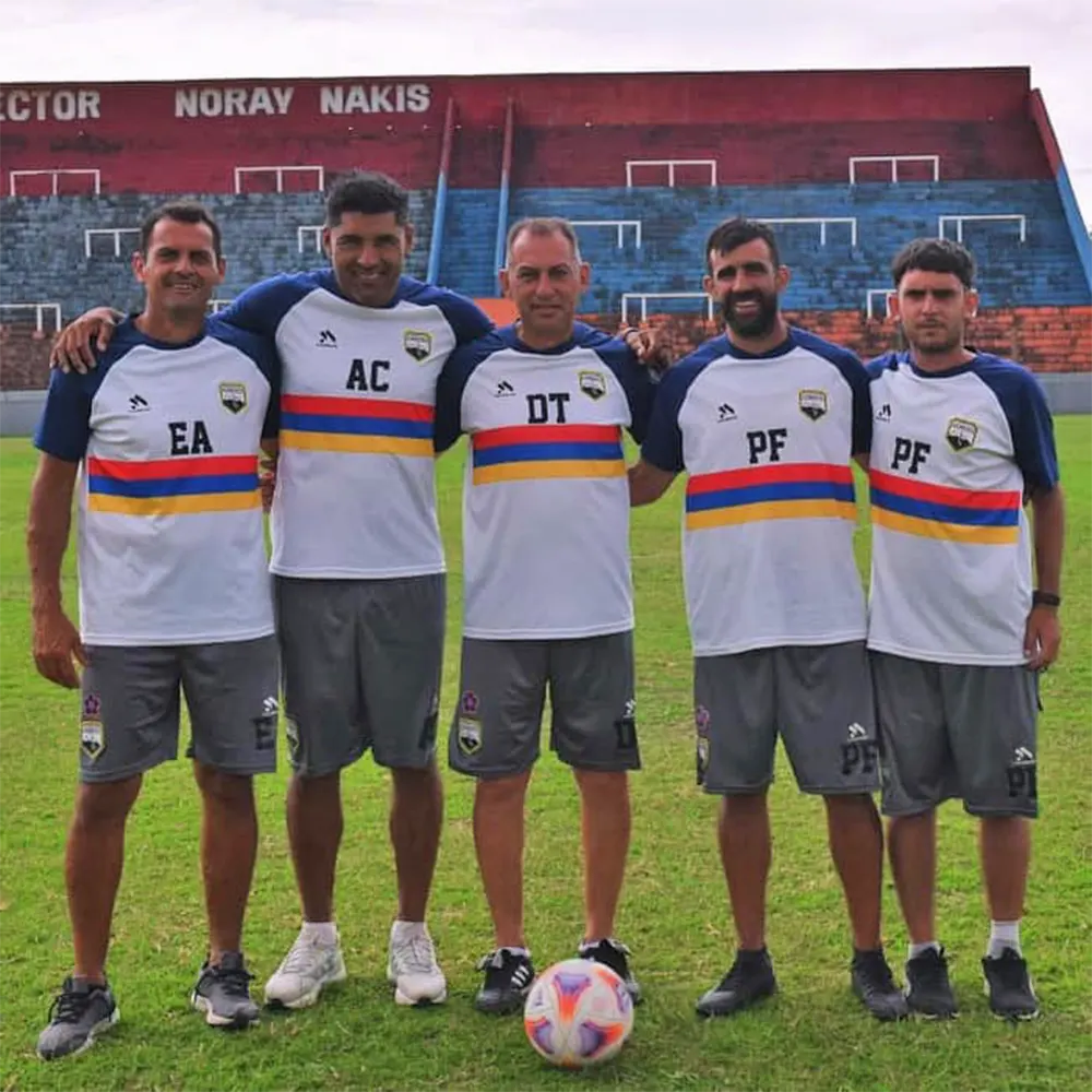 cuerpo técnico de Armenio