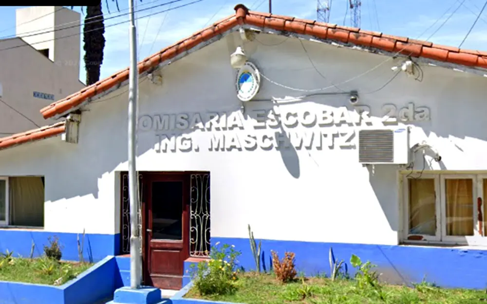 Un hombre apuñaló al empleador de su pareja por un ataque de celos