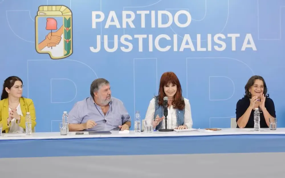 Sujarchuk participó del primer acto de Cristina Kirchner al frente del PJ