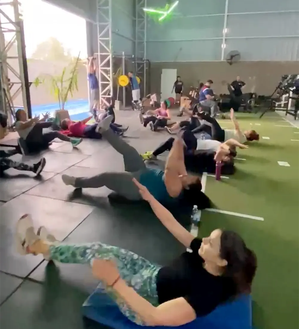 gente entrenando en AFRIKGYM