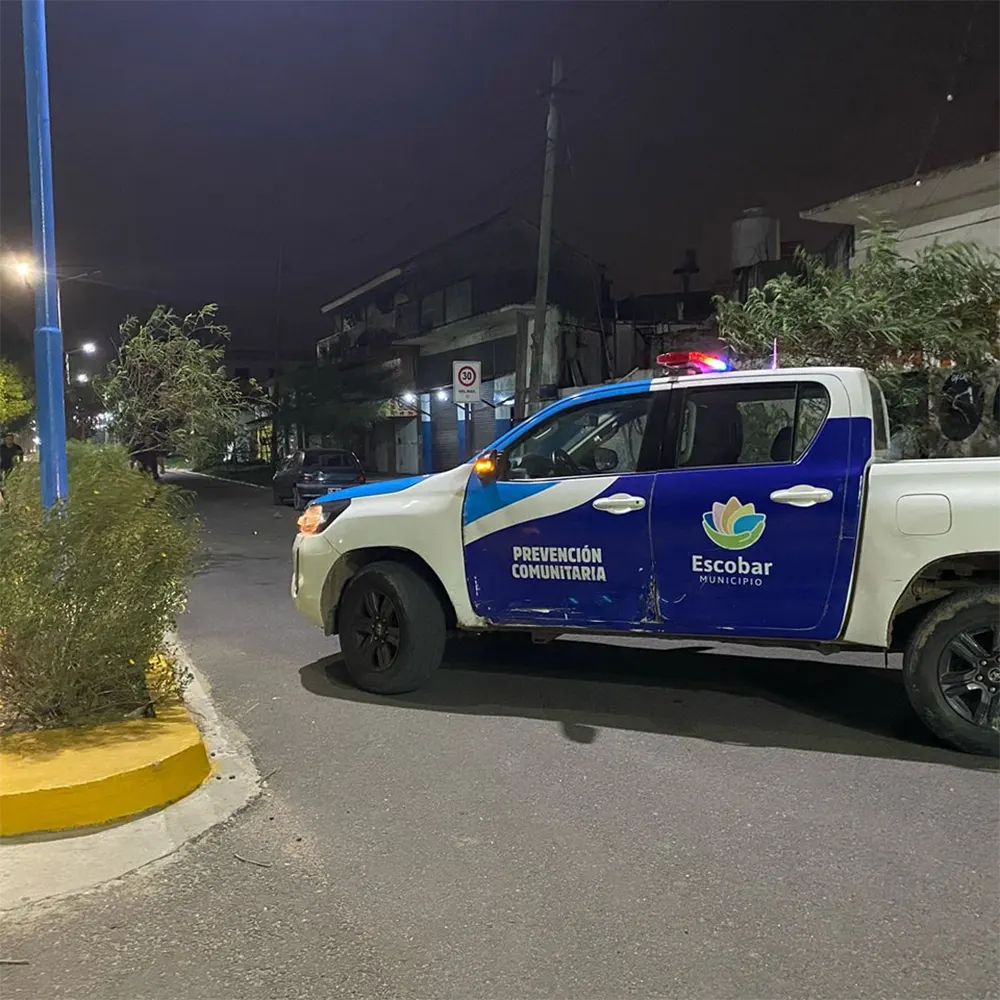 prevención comunitaria cortando calles a causa del temporal