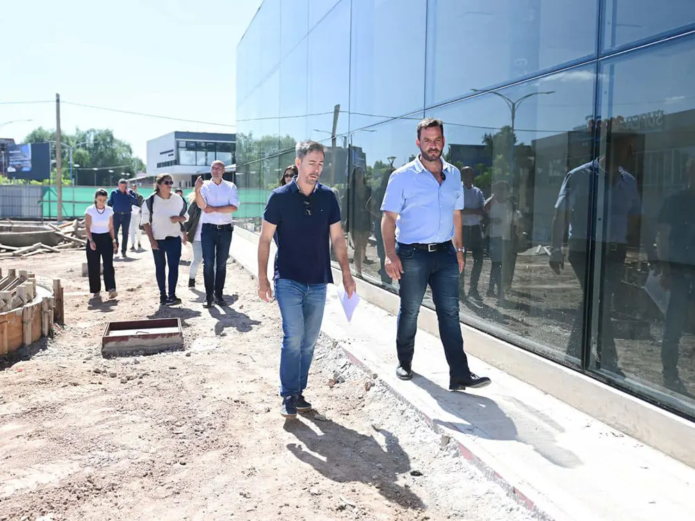 Sujarchuk recorriendo las obras de la UDP de Escobar