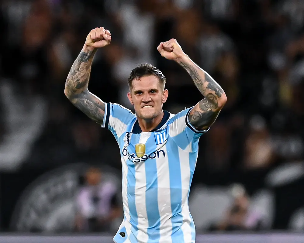 Zuculini festeja la victoria de Racing