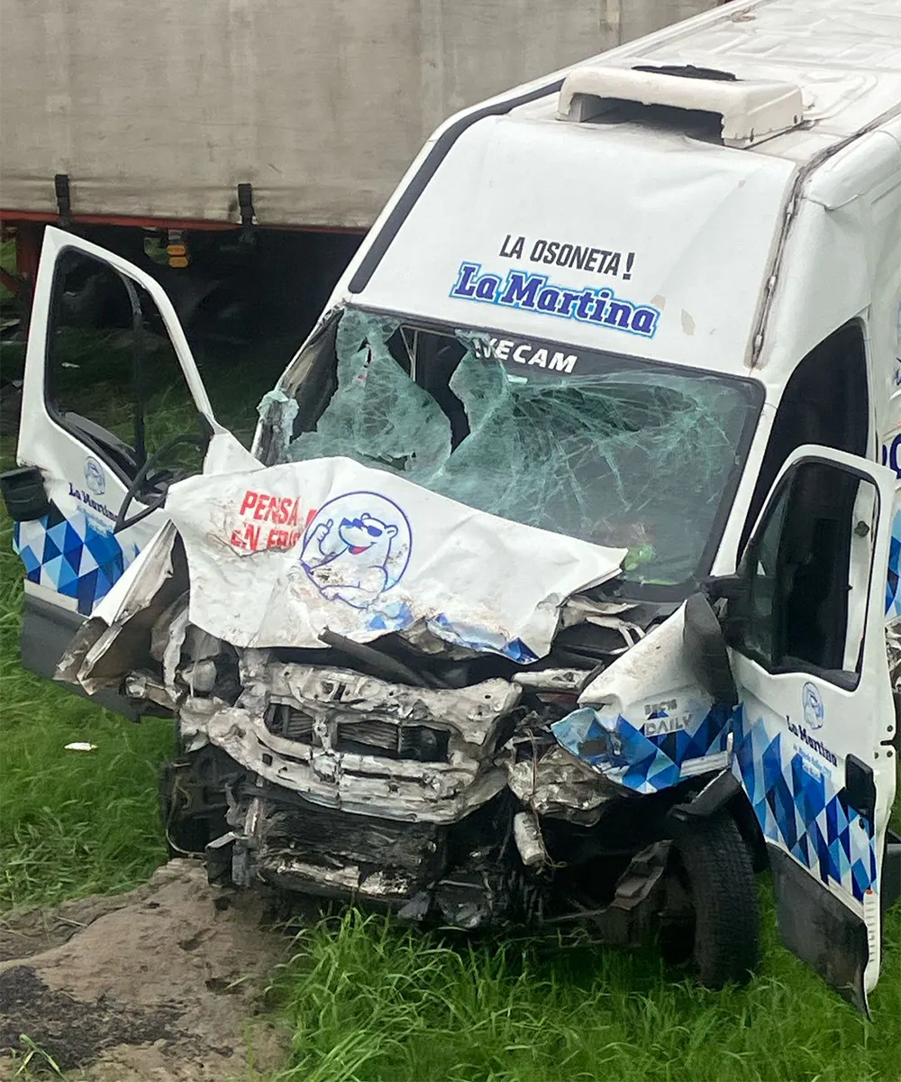 el furgón chocado por el camión