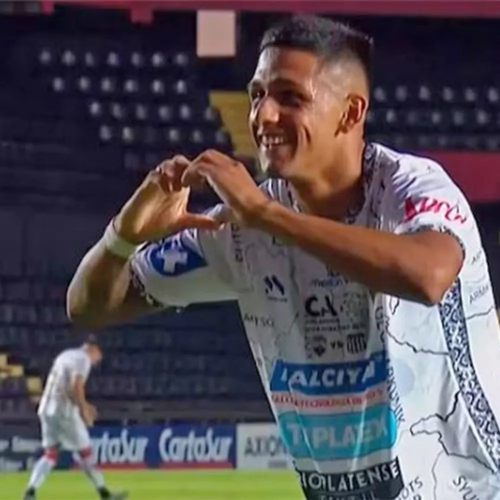 Jonathan Herrera, autor de los tres goles de Armenio