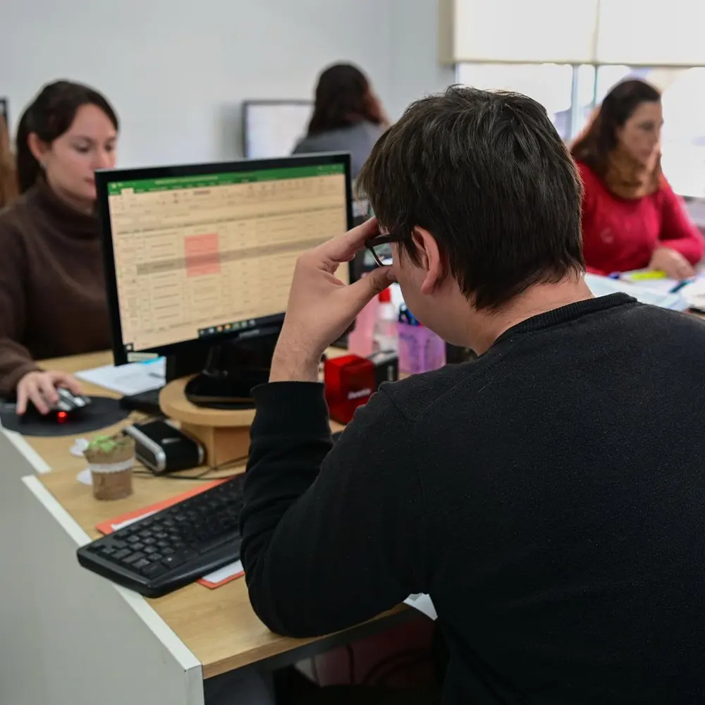 Empleados municipales de Escobar, quienes se especializarán en inteligencia artificial.