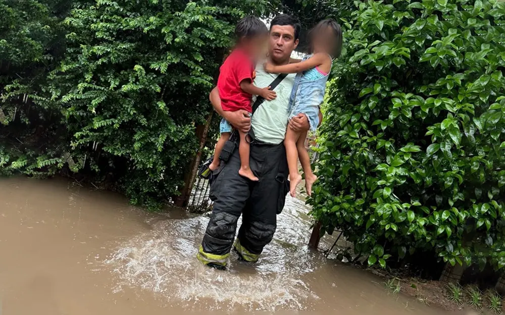 El temporal en Escobar: caída de agua récord, calles anegadas y evacuados