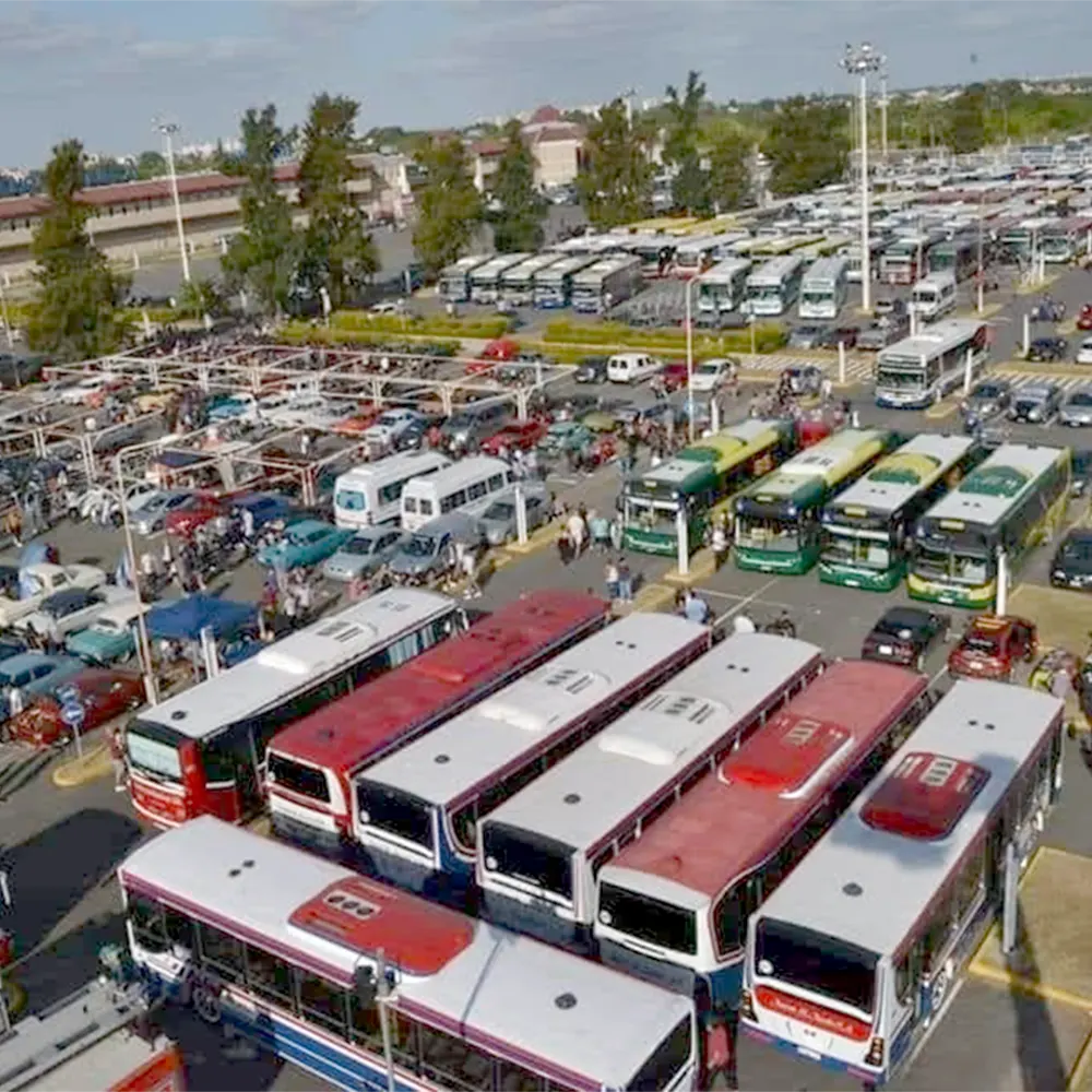 Exposición de colectivos organizada por Choferes Solidarios