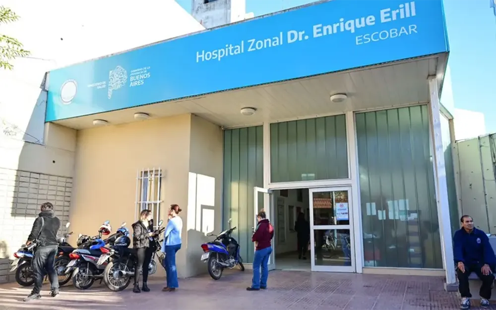 Atacó a su ex pareja con un martillo y después se tiró bajo un camión