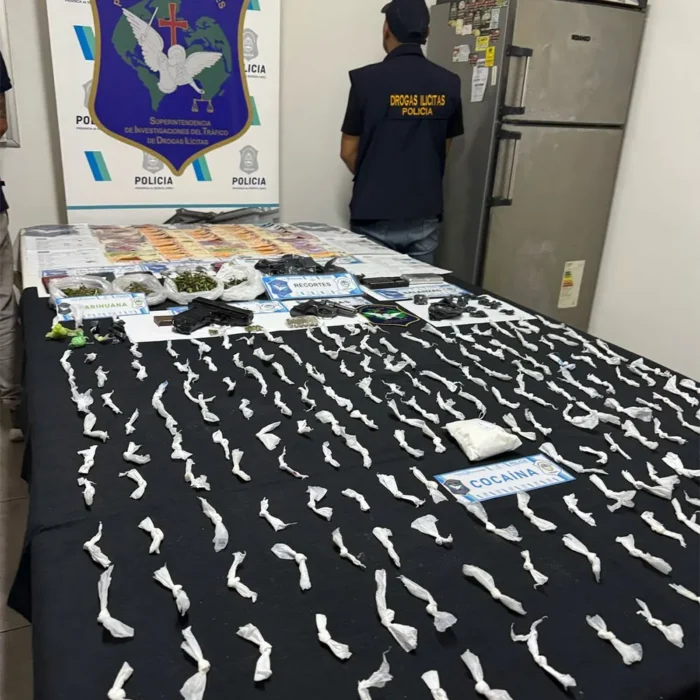 Drogas incautada en allanamiento.