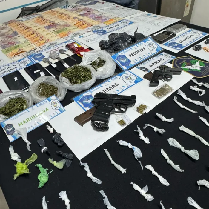 Drogas incautada en allanamiento.