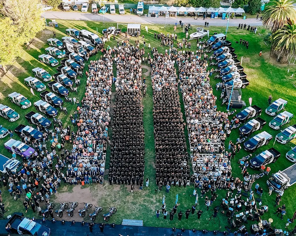 Vista aérea de los efectivos de la policía municipal y de la guardia urbana