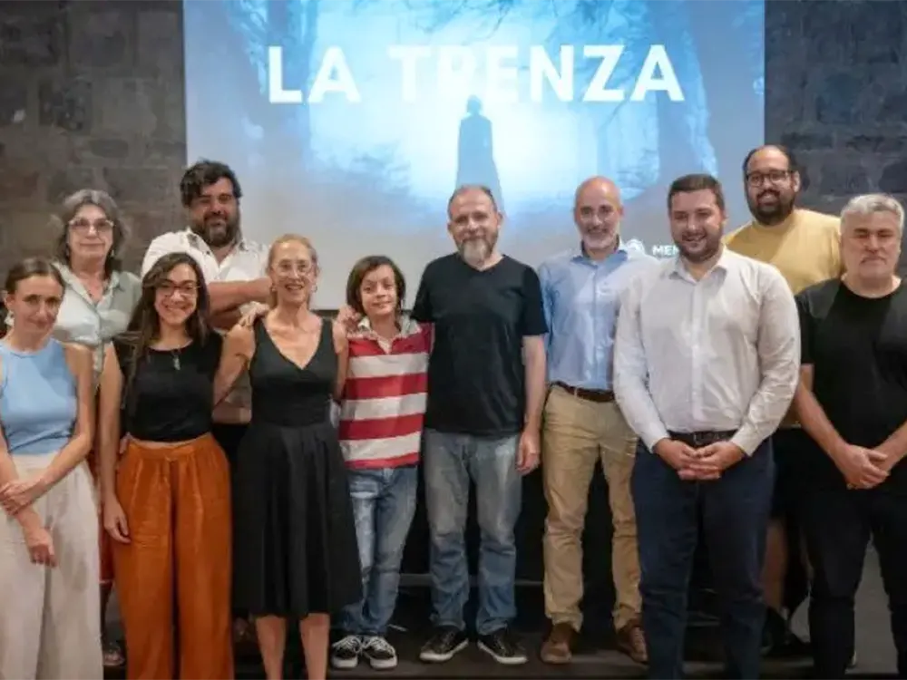 elenco de la película La Tregua, en la presentación del film
