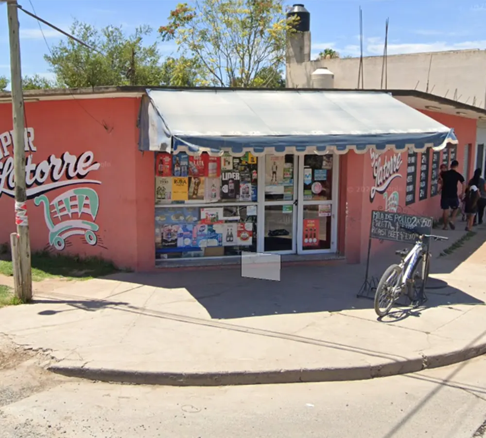 frente del supermercado asaltado