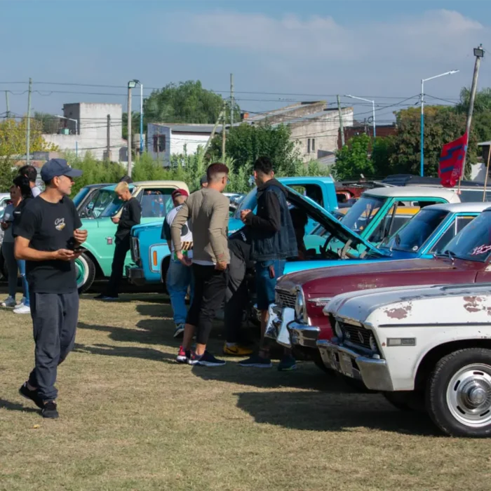 Autos expuestos en la tercera exhibición del evento.