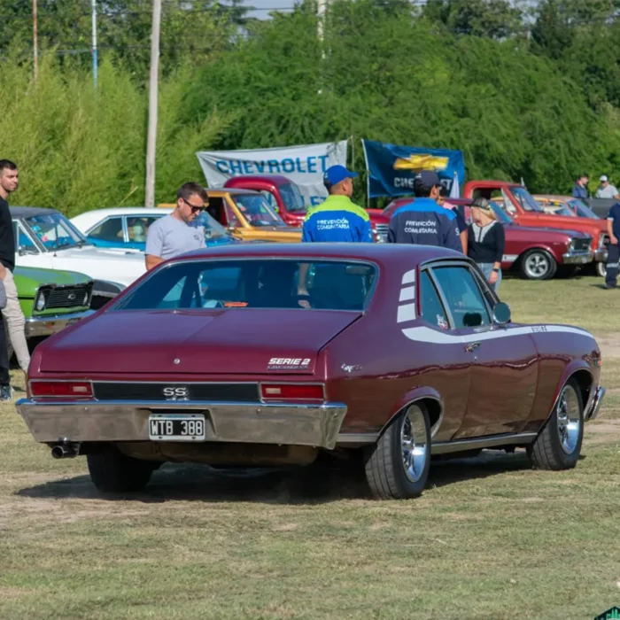 Autos expuestos en la tercera exhibición del evento.