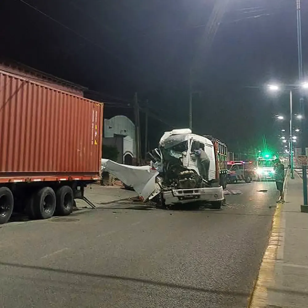 los camiones involucrados en el choque en matheu