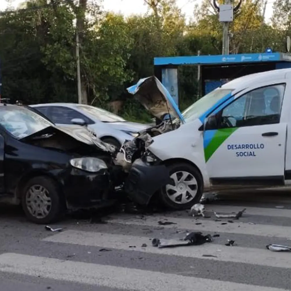 Choque frontal en la entrada de El Cazador
