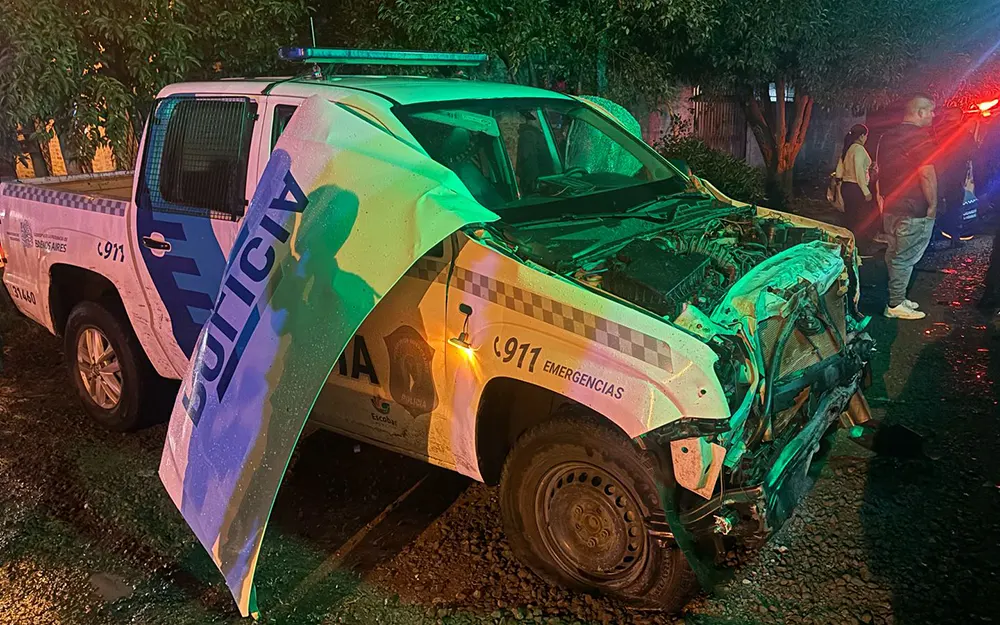 Violento choque entre patrulleros durante una persecución en Maquinista Savio