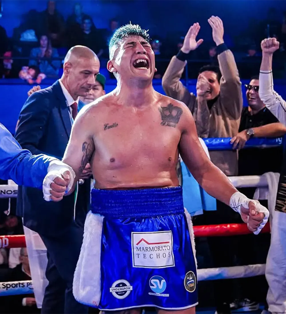 David Benítez celebra emocionado su triunfo