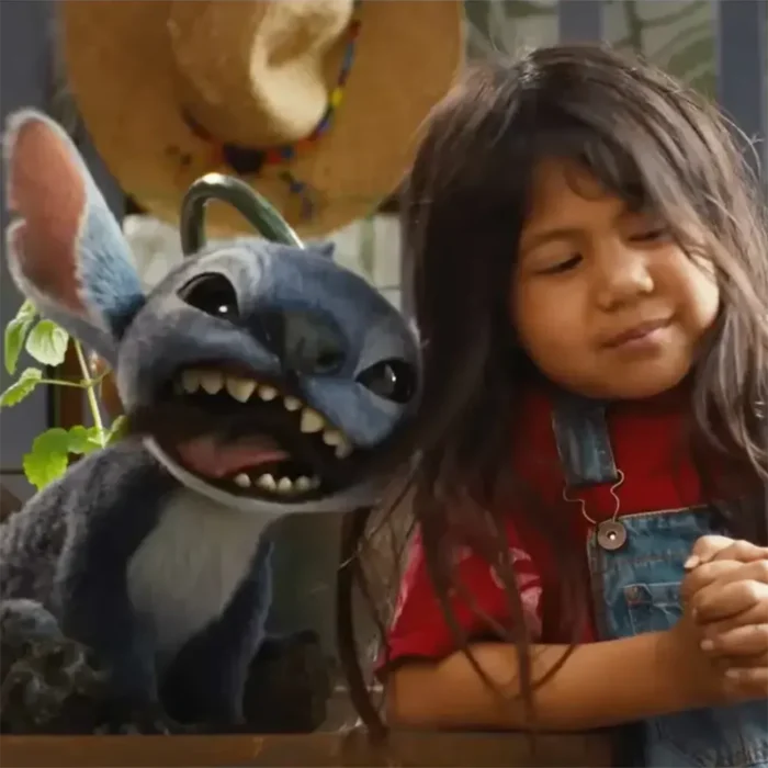 Lilo y Stitch expresan una complicidad juntos. Nuevo estreno en el Cine Italia.