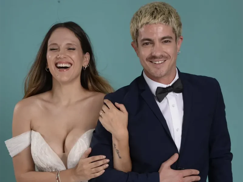 Barbie Vélez y Facundo Gambandé, dos protagonistas de la comedia ¡Suspendan la boda!