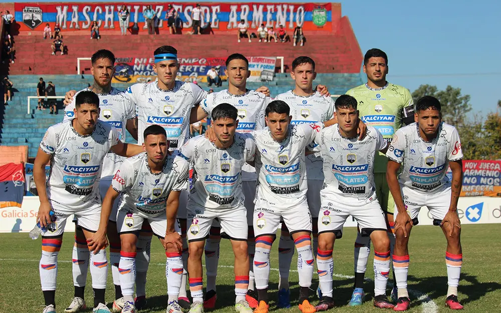 Armenio se quedó sin DT luego de sufrir una goleada contra Acassuso