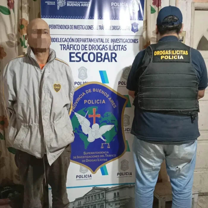 uno de los detenidos acusado por narcomenudeo