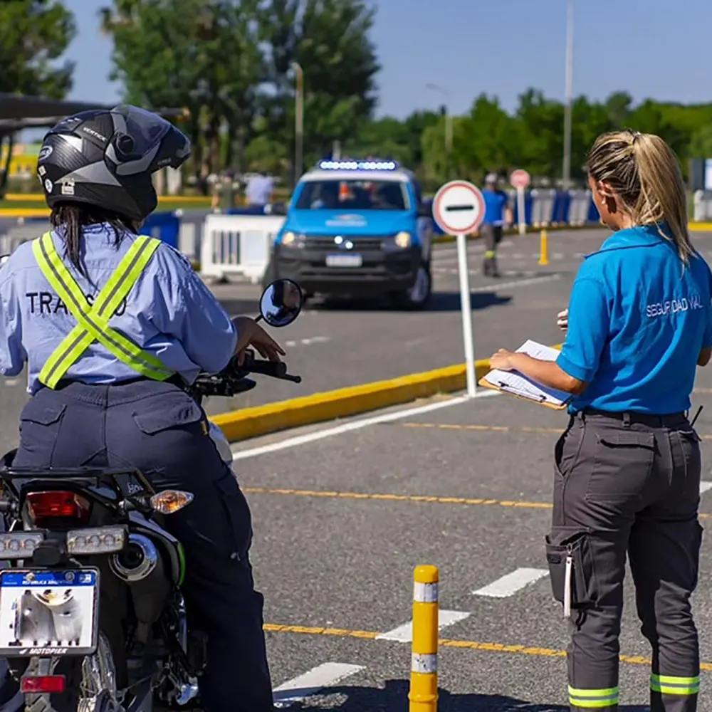 la escuela municipal de conductores apunta a formar conductores responsables y reducir los accidentes