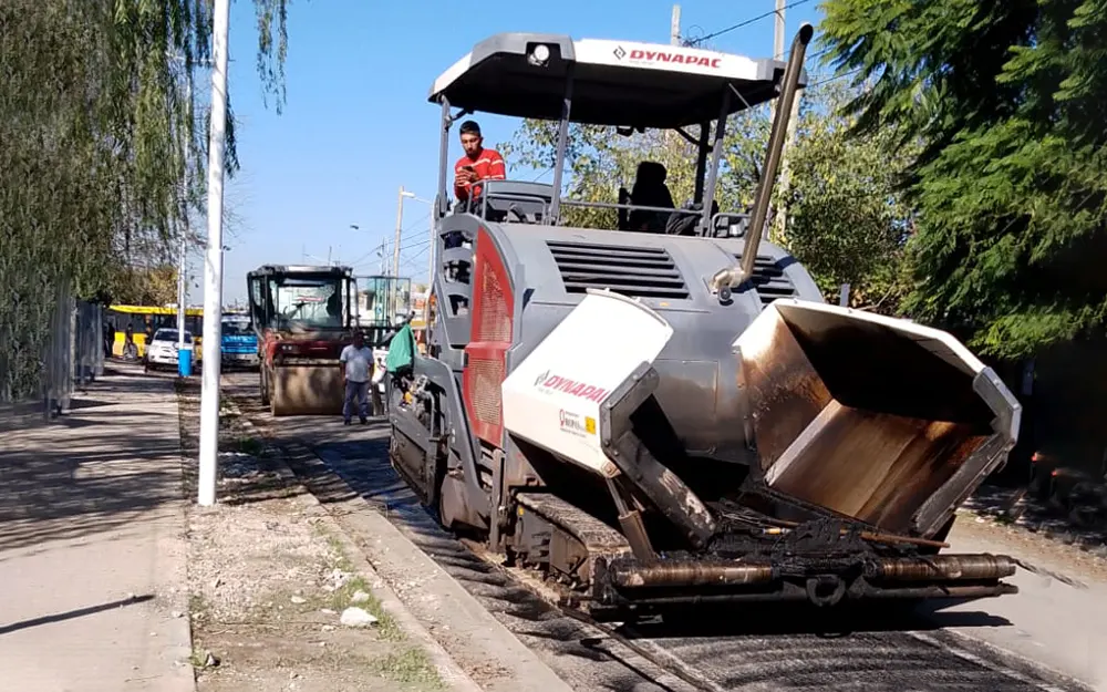 reparacion calle Beliera Máquinas trabajando sobre la calle Beliera