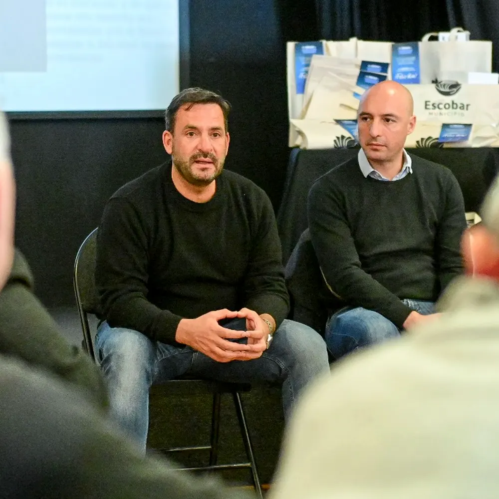 Ariel Sujarchuk en conferencia de prensa